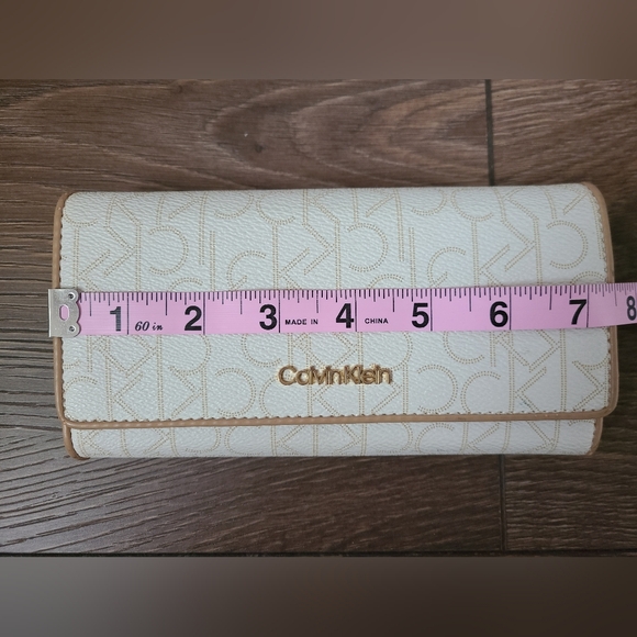 Calvin Klein wallet - Picture 10 of 14